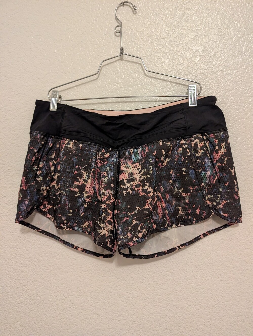 Lululemon Run Times Short Floral Size 10